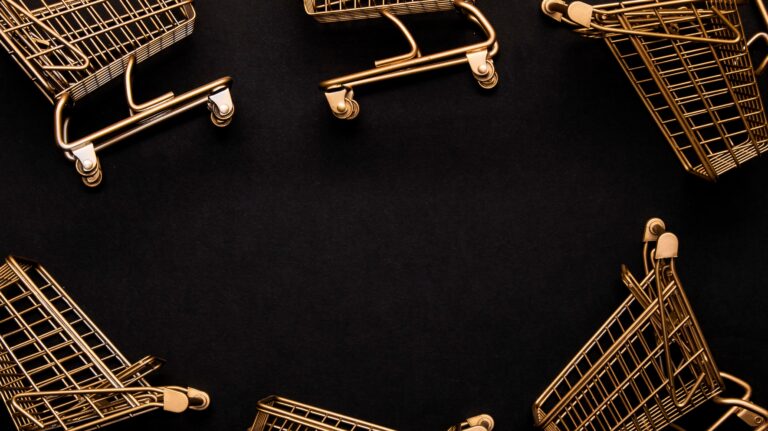 cropped-top-view-shopping-cart-arrangement-copy-space (1)